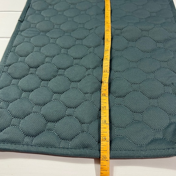 Small reusable Pet waterproof training pad approx 20x14” washable - Picture 3 of 6